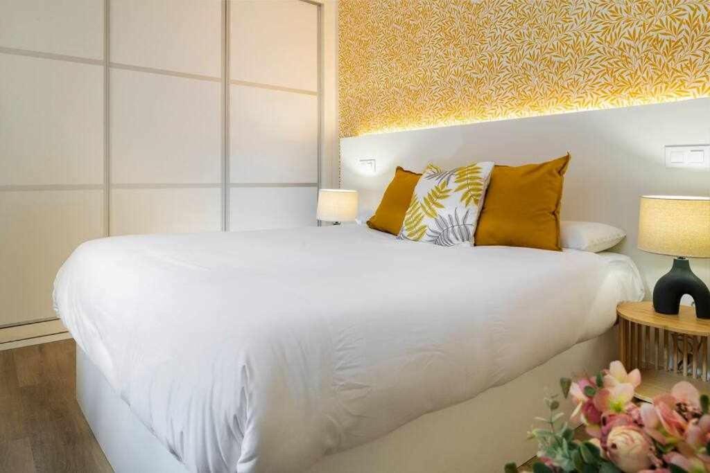 Monkeys Apartments San Roman Deluxe Севиля Екстериор снимка