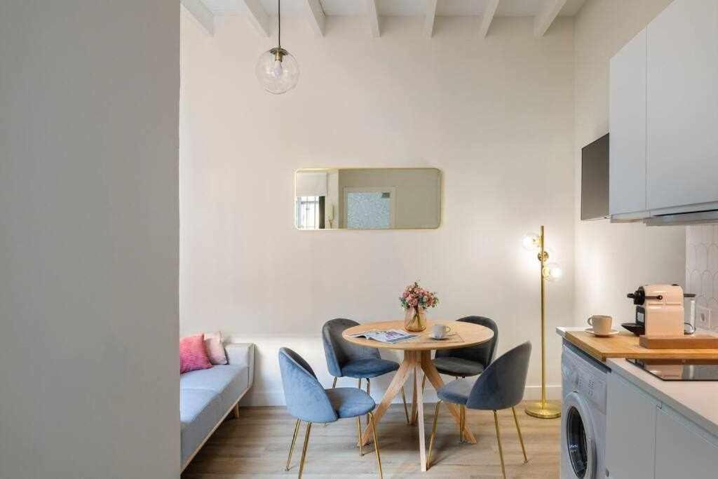 Monkeys Apartments San Roman Deluxe Севиля Екстериор снимка