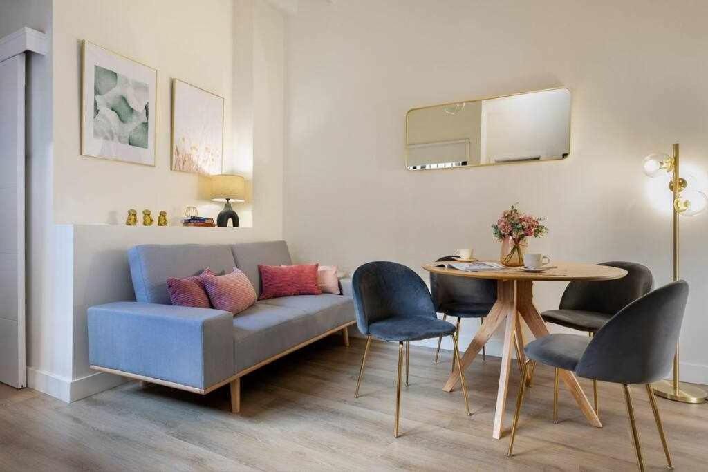 Monkeys Apartments San Roman Deluxe Севиля Екстериор снимка